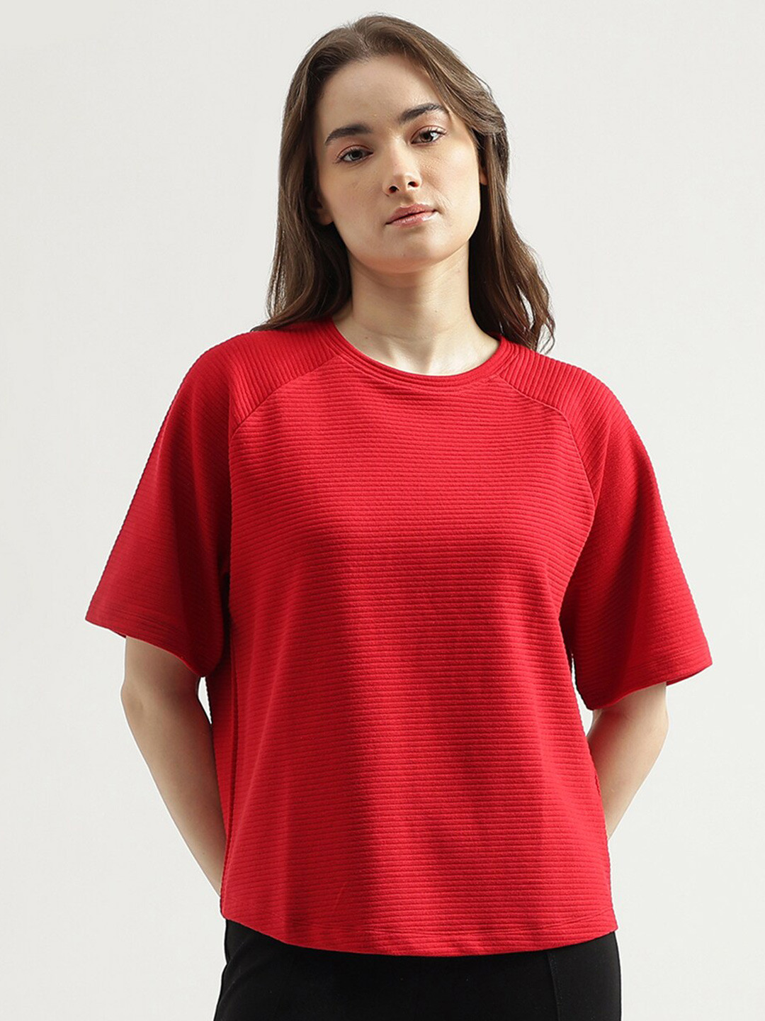 

United Colors of Benetton Textured Raglan Sleeves Round Neck Regular Fit T-shirt, Red