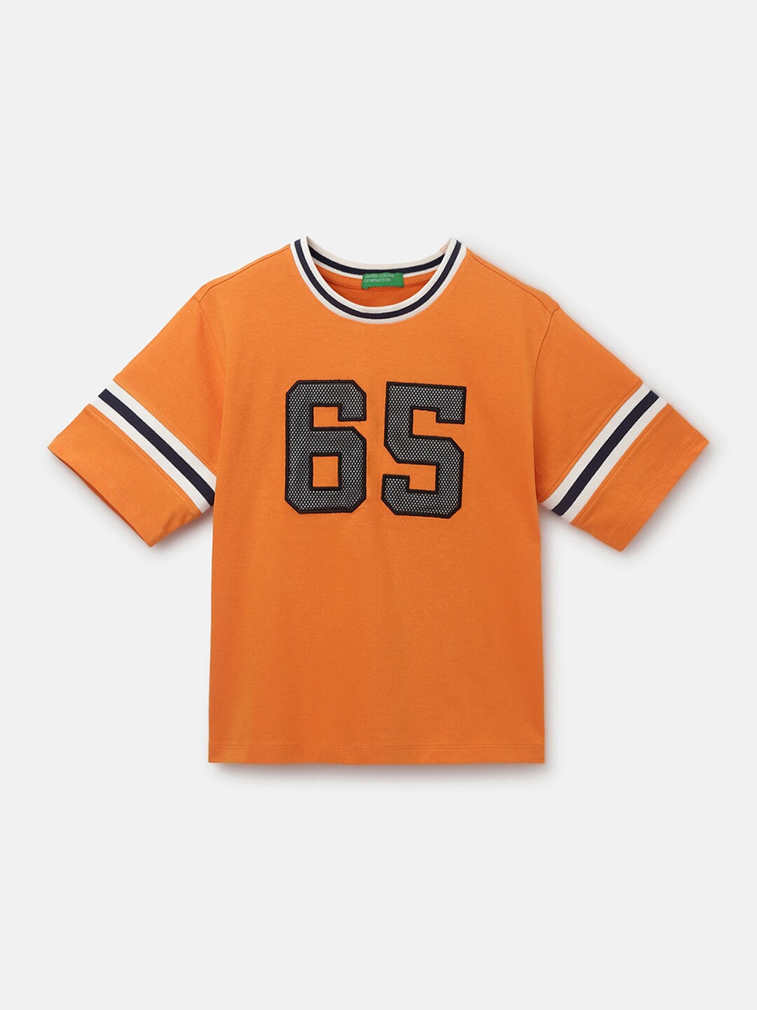 

United Colors of Benetton Boys Typography Printed V-Neck Boxy T-shirt, Orange