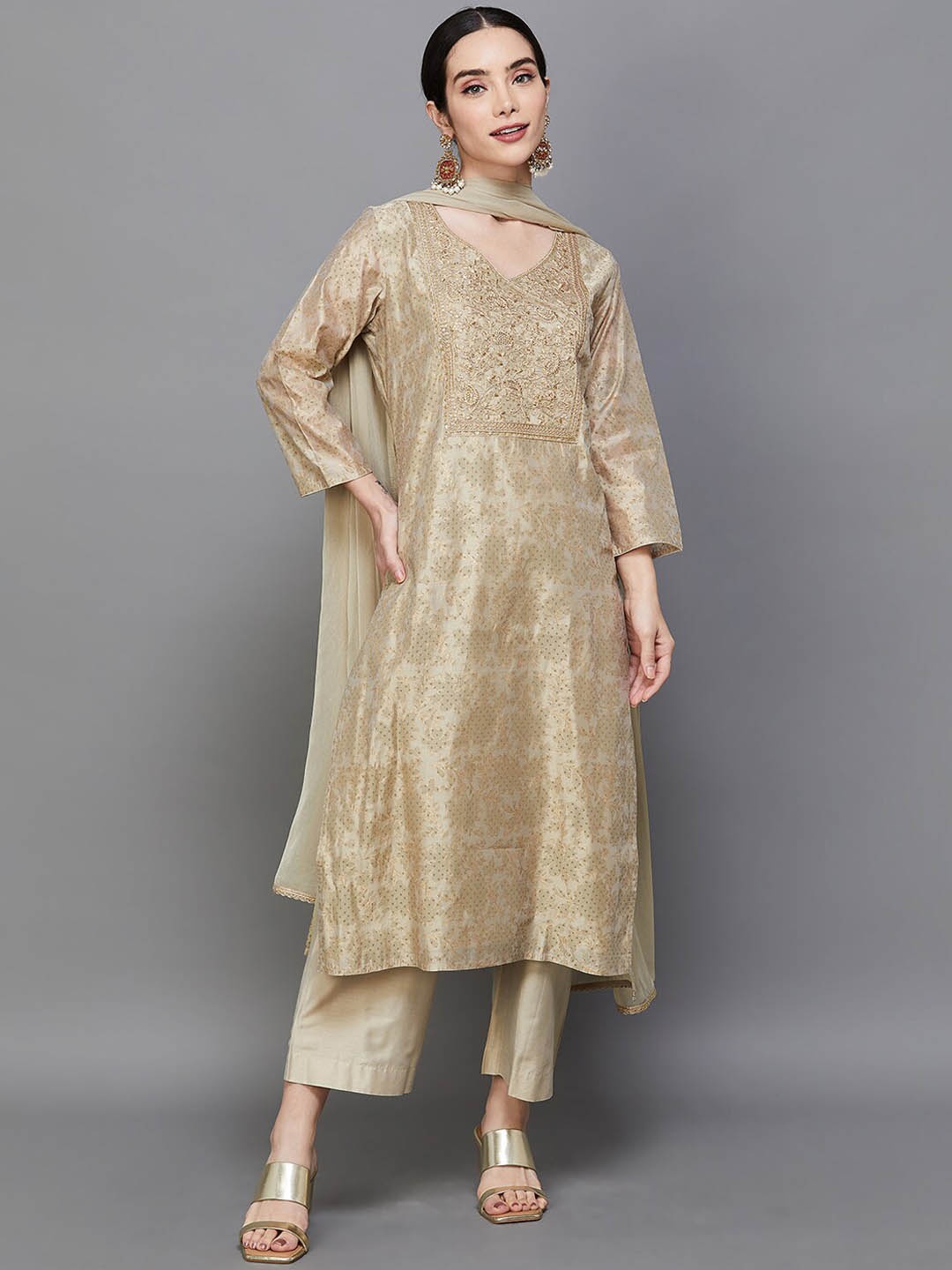 

Melange by Lifestyle Ethnic Motifs Printed Thread Work Kurta With Trousers & With Dupatta, Gold