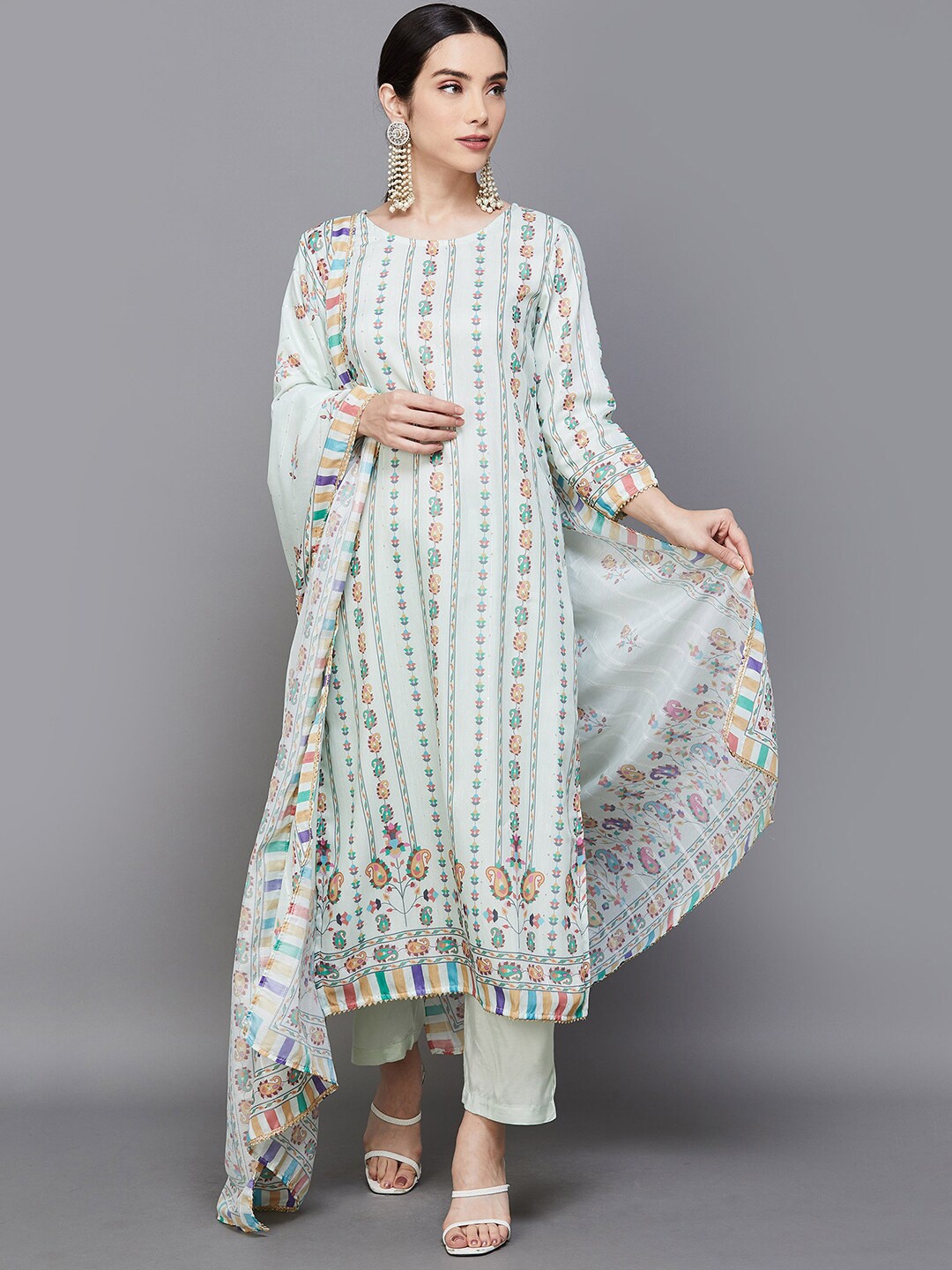 

Melange by Lifestyle Ethnic Motifs Printed Regular Kurta With Trousers & With Dupatta, Green