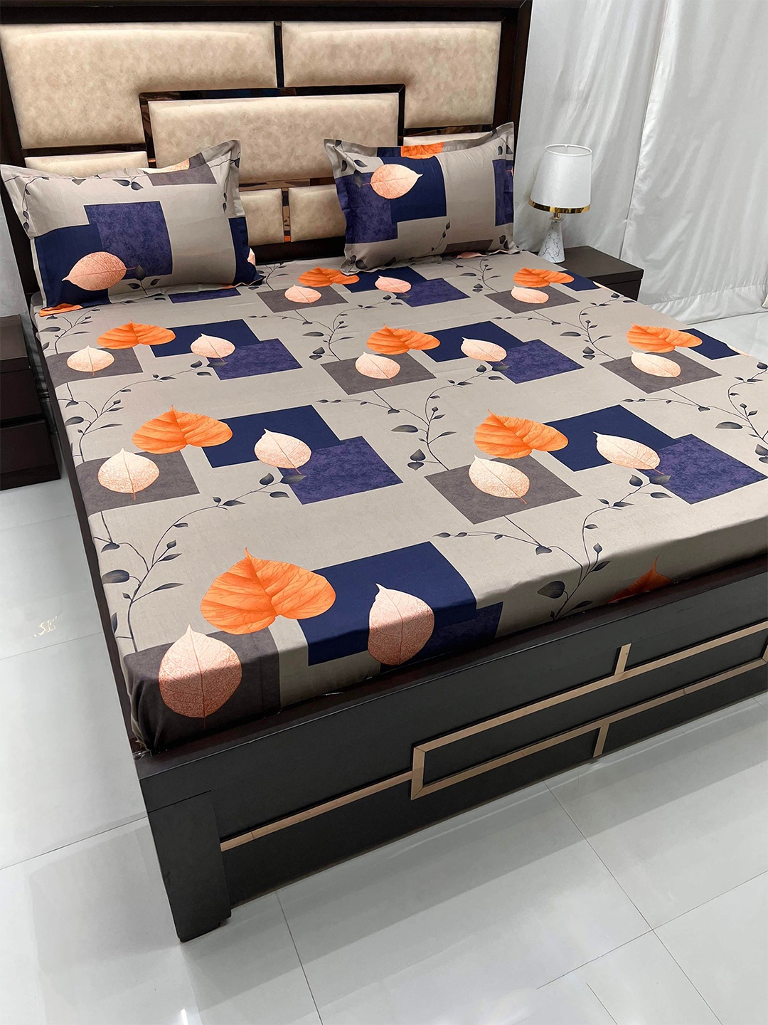 

Pure Decor Velar Sib Grey Printed Pure Cotton 380 TC King Bedsheet With 2 Pillow Covers