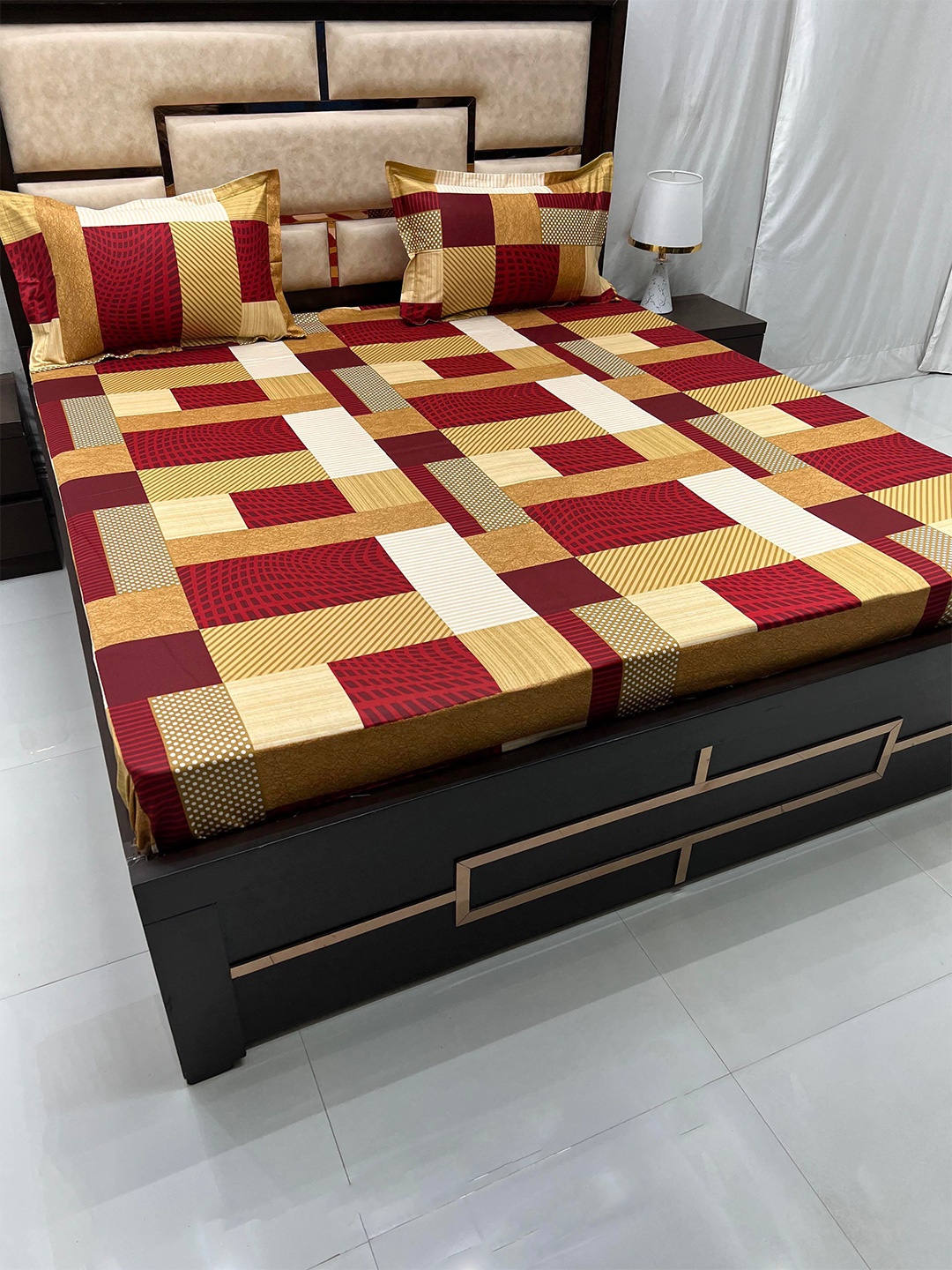 

Pure Decor Velar Sib Yellow Printed Pure Cotton 380 TC King Bedsheet With 2 Pillow Covers