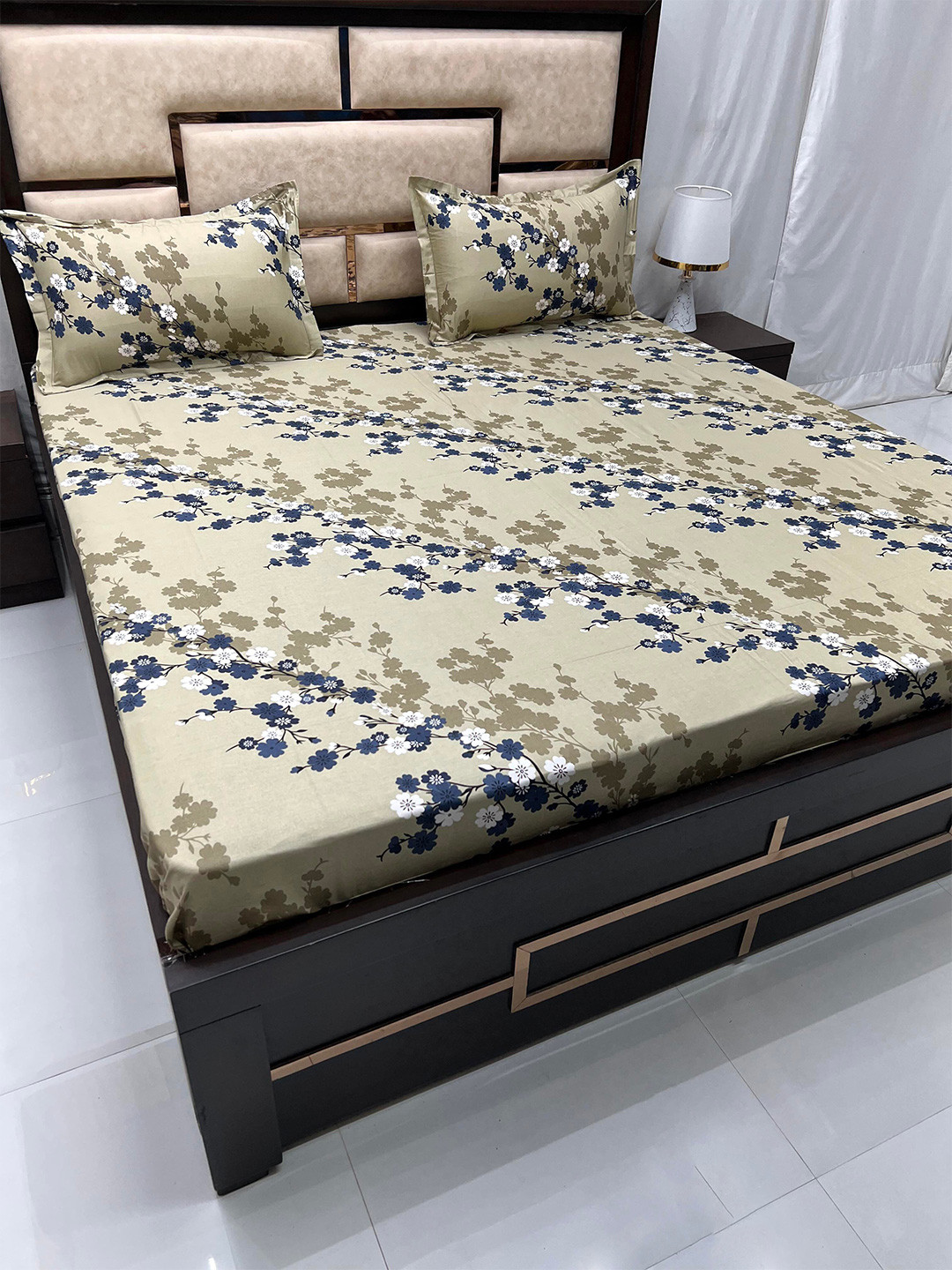 

Pure Decor Velar Sib Green Printed Pure Cotton 380 TC King Bedsheet With 2 Pillow Covers