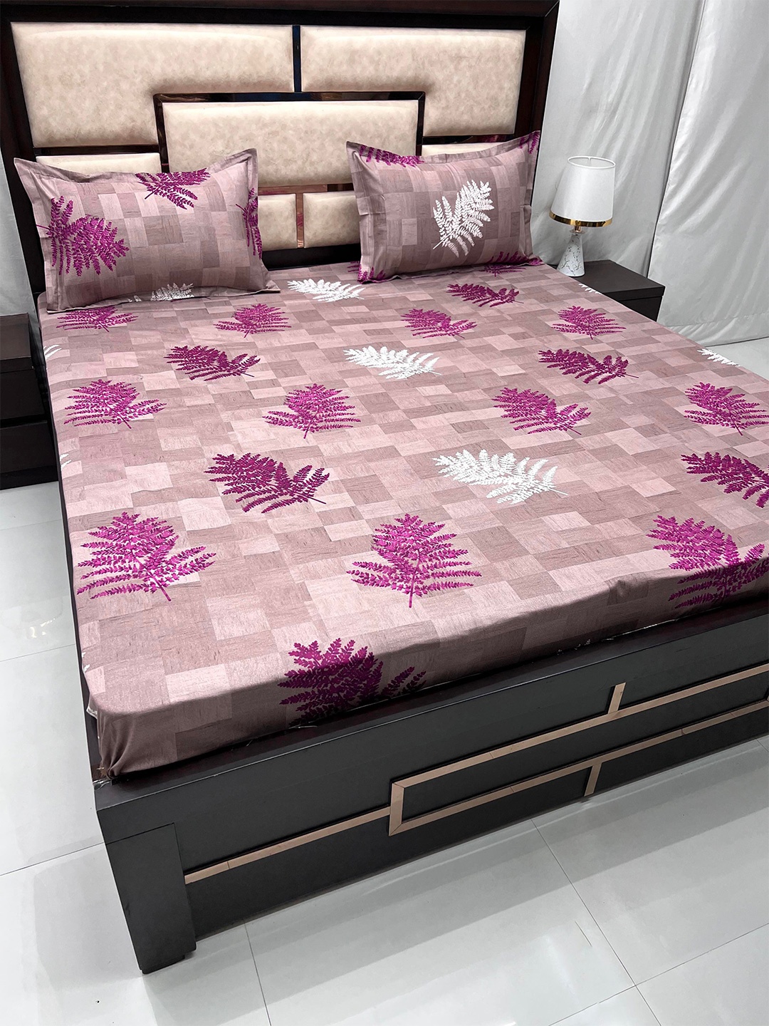 

Pure Decor Velar Sib White Printed Pure Cotton 380 TC King Bedsheet With 2 Pillow Covers