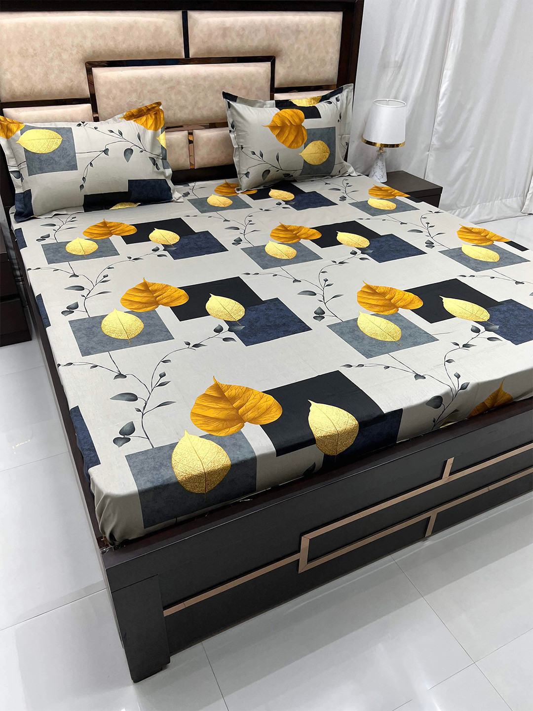 

Pure Decor Velar Sib Grey Printed Pure Cotton 380 TC King Bedsheet With 2 Pillow Covers