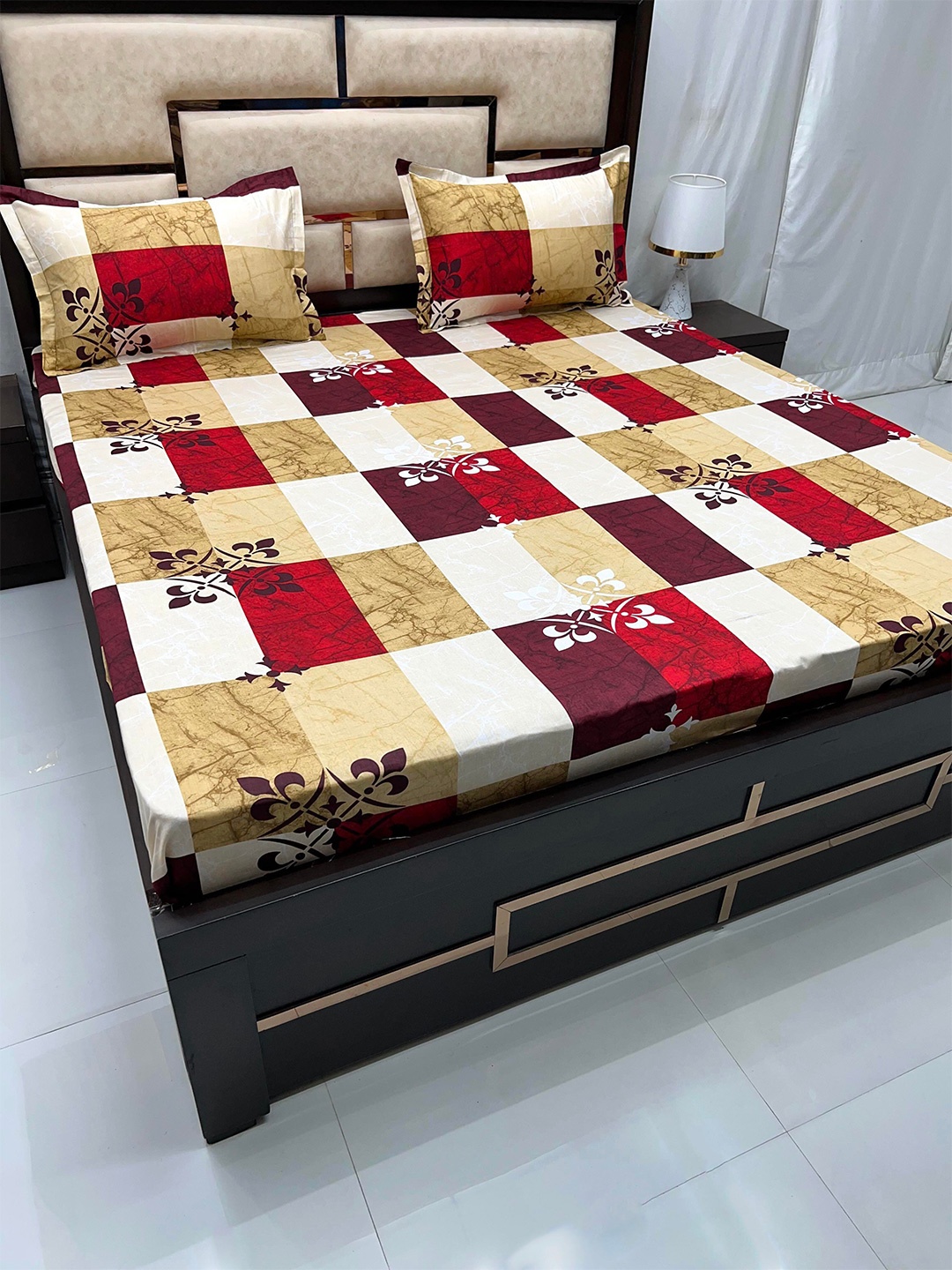 

Pure Decor Velar Sib White Printed Pure Cotton 380 TC King Bedsheet With 2 Pillow Covers