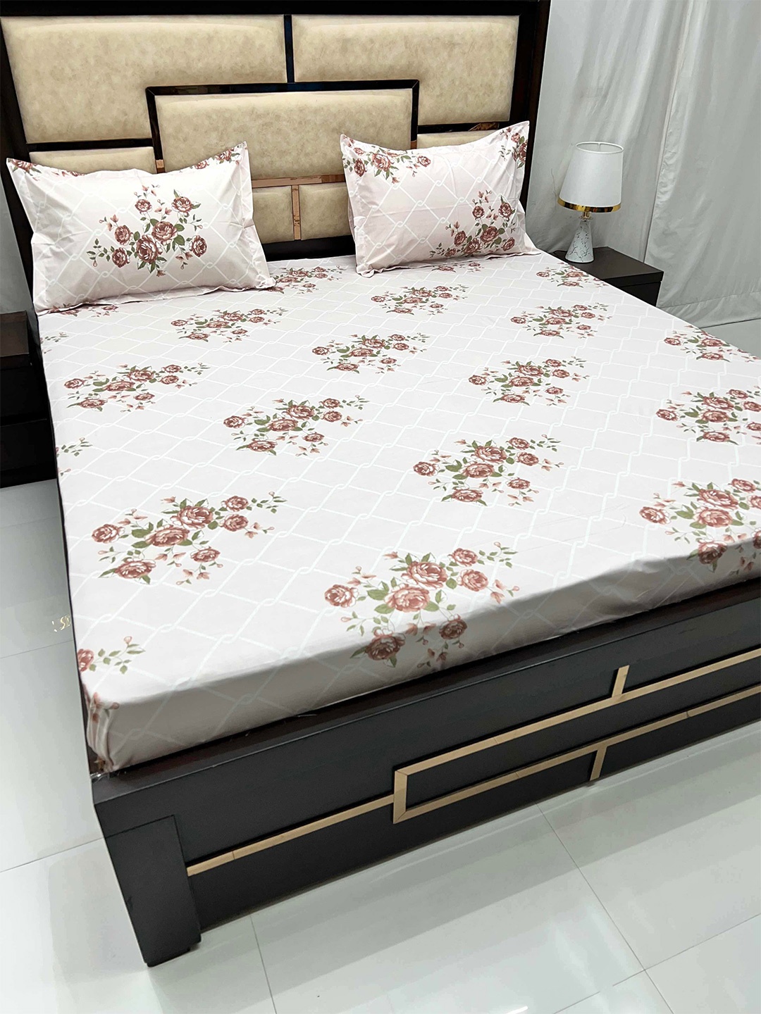 

Pure Decor Villa Grey Printed Pure Cotton 380 TC King Bedsheet With 2 Pillow Covers