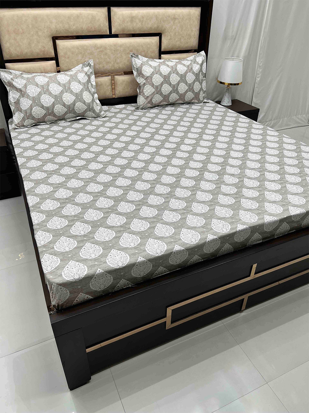 

Pure Decor Villa Grey & White Ethnic Motifs Cotton 380 TC King Bedsheet & 2 Pillow Covers