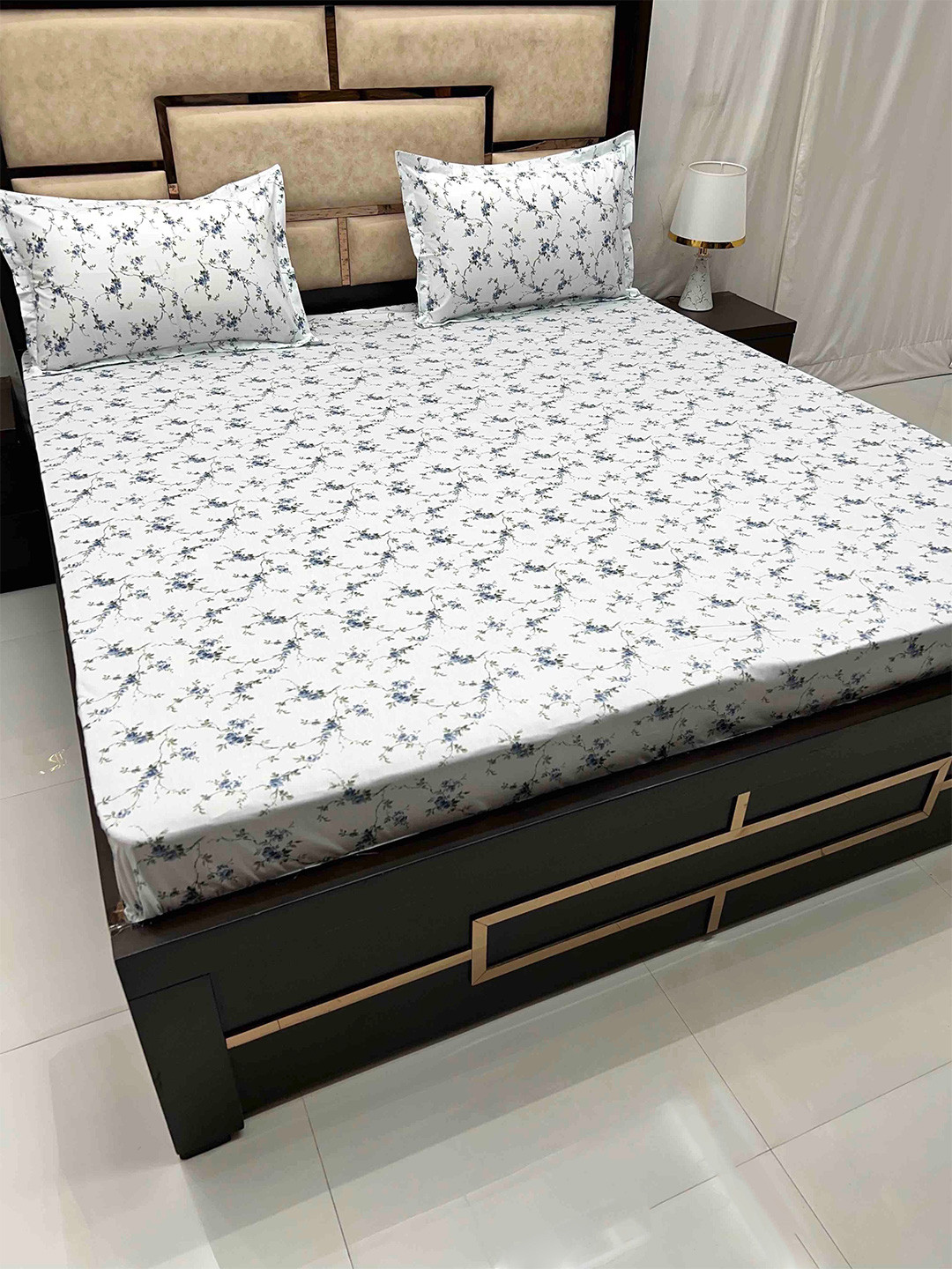 

Pure Decor Blue & Black Printed Pure Cotton 380 TC King Bedsheet With 2 Pillow Covers
