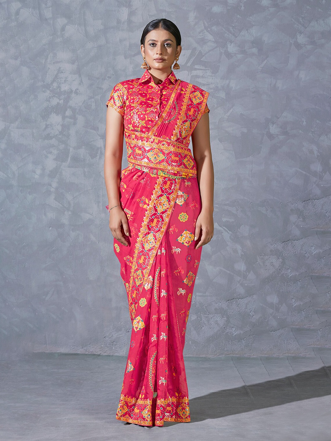 

MONJOLIKA FASHION Ethnic Woven Design Zari Bomkai silk Saree, Pink