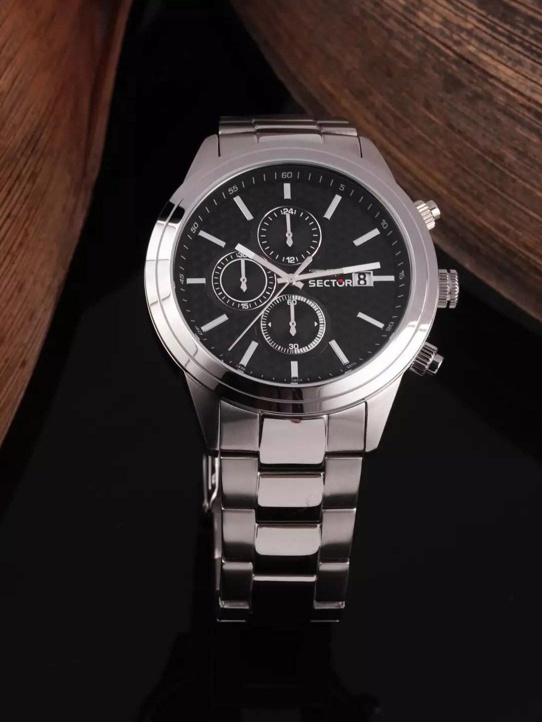 

Sector Men Textured Dial Stainless Steel Bracelet Style Straps Analogue Watch R3273740002, Black