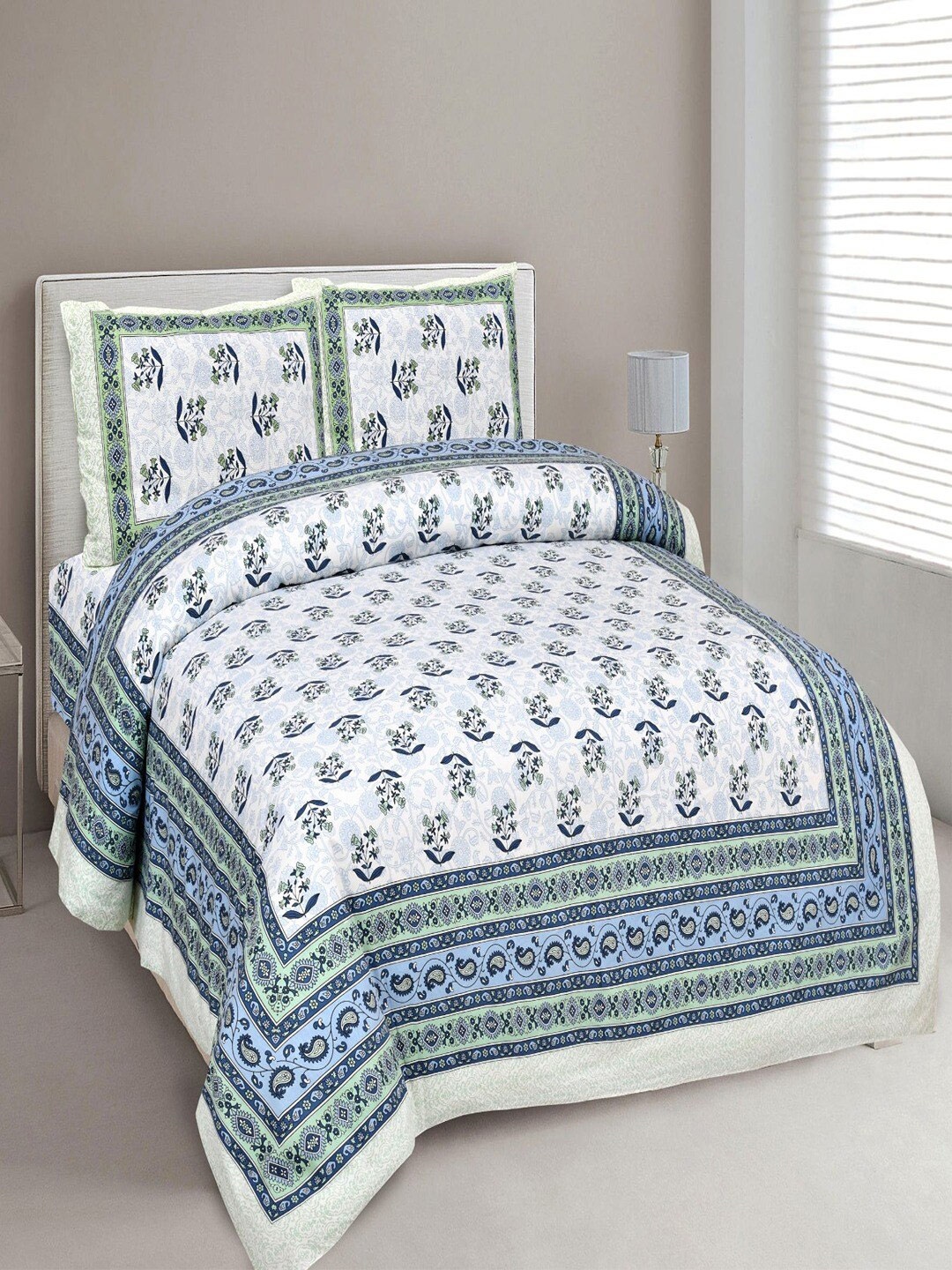 

UNIQCHOICE Blue & White Floral Cotton 180 TC King Bedsheet with 2 Pillow Covers