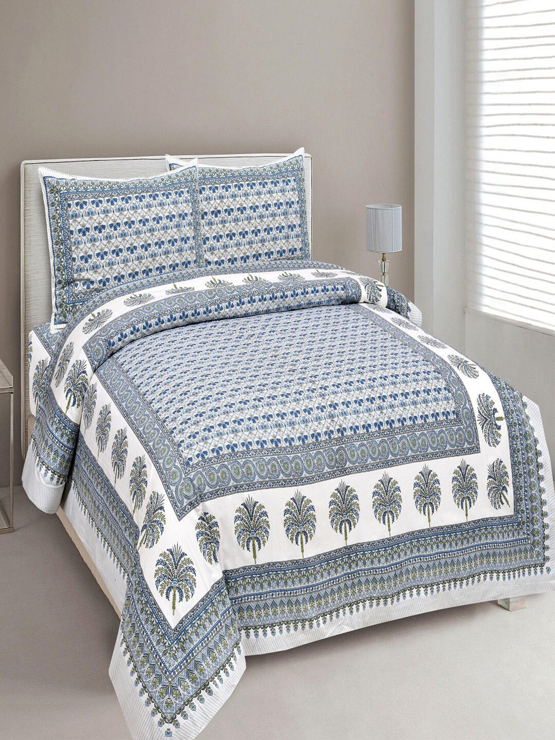 

UNIQCHOICE Blue & White Floral Cotton 180 TC King Bedsheet with 2 Pillow Covers
