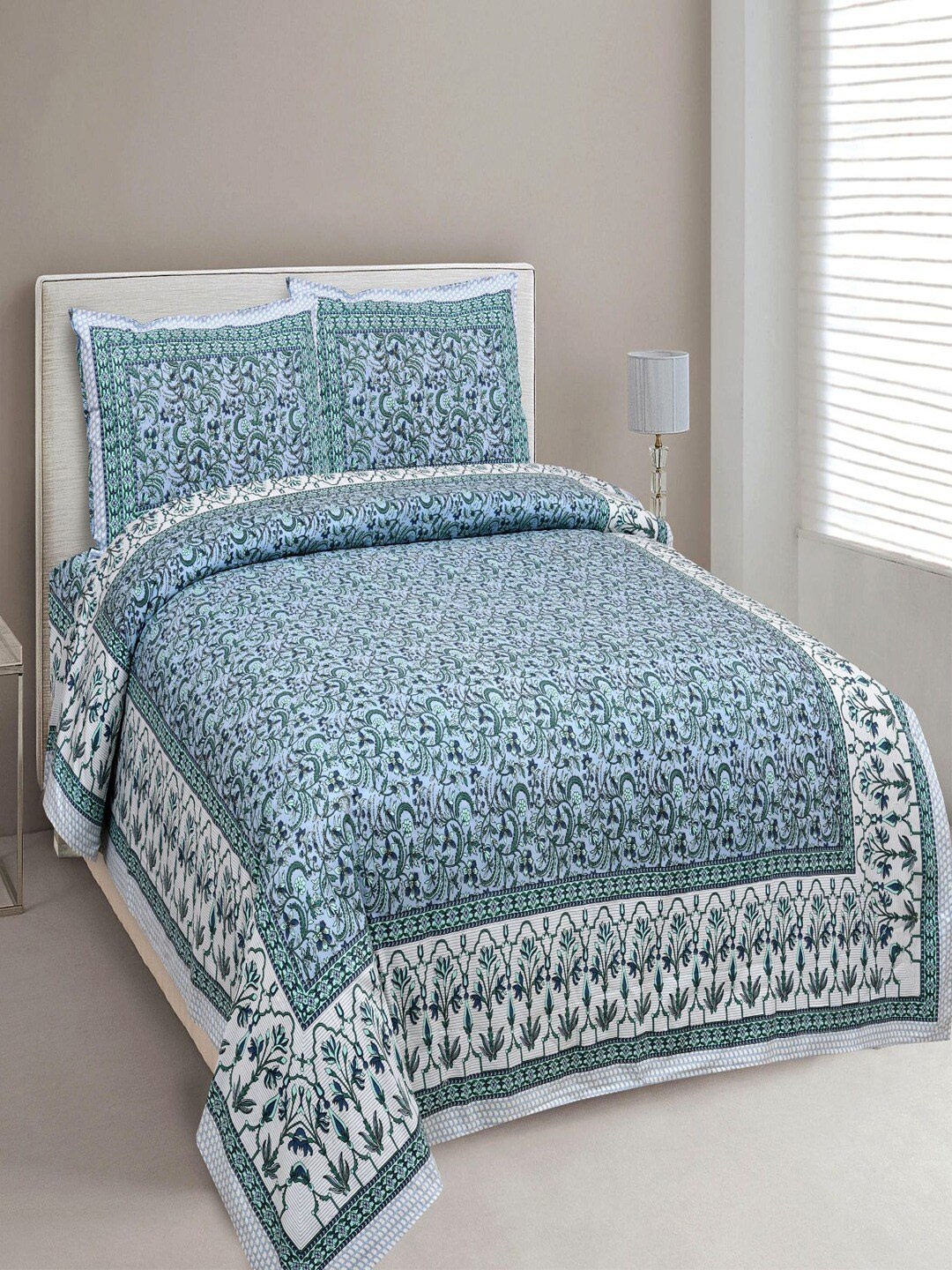 

UNIQCHOICE Blue & White Printed Cotton 180 TC King Bedsheet with 2 Pillow Covers