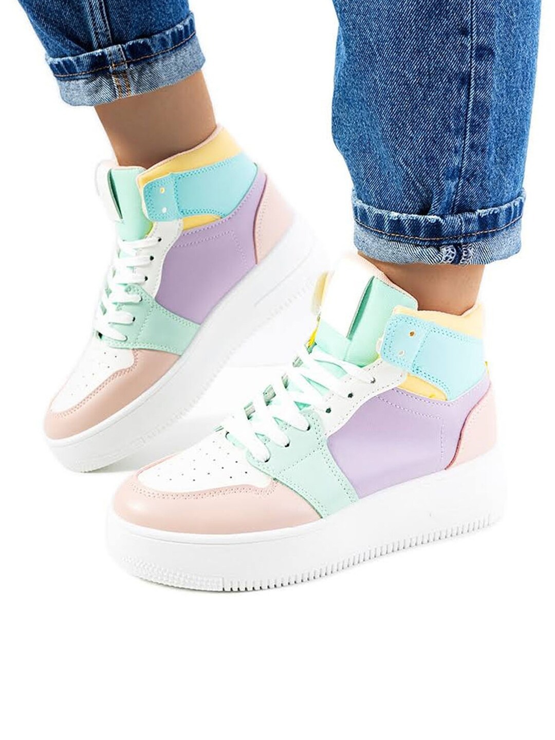 

Stylestry Women Mid-Top Walking Marking Shoes, White