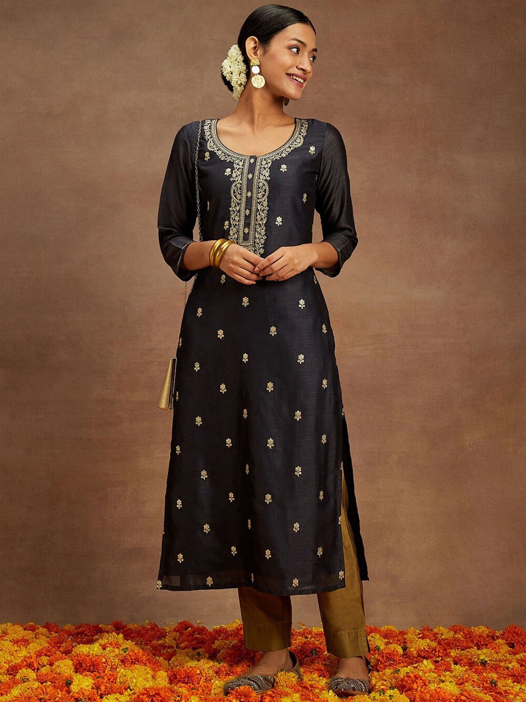 

Libas Floral Embroidered Thread Work Kurta, Grey