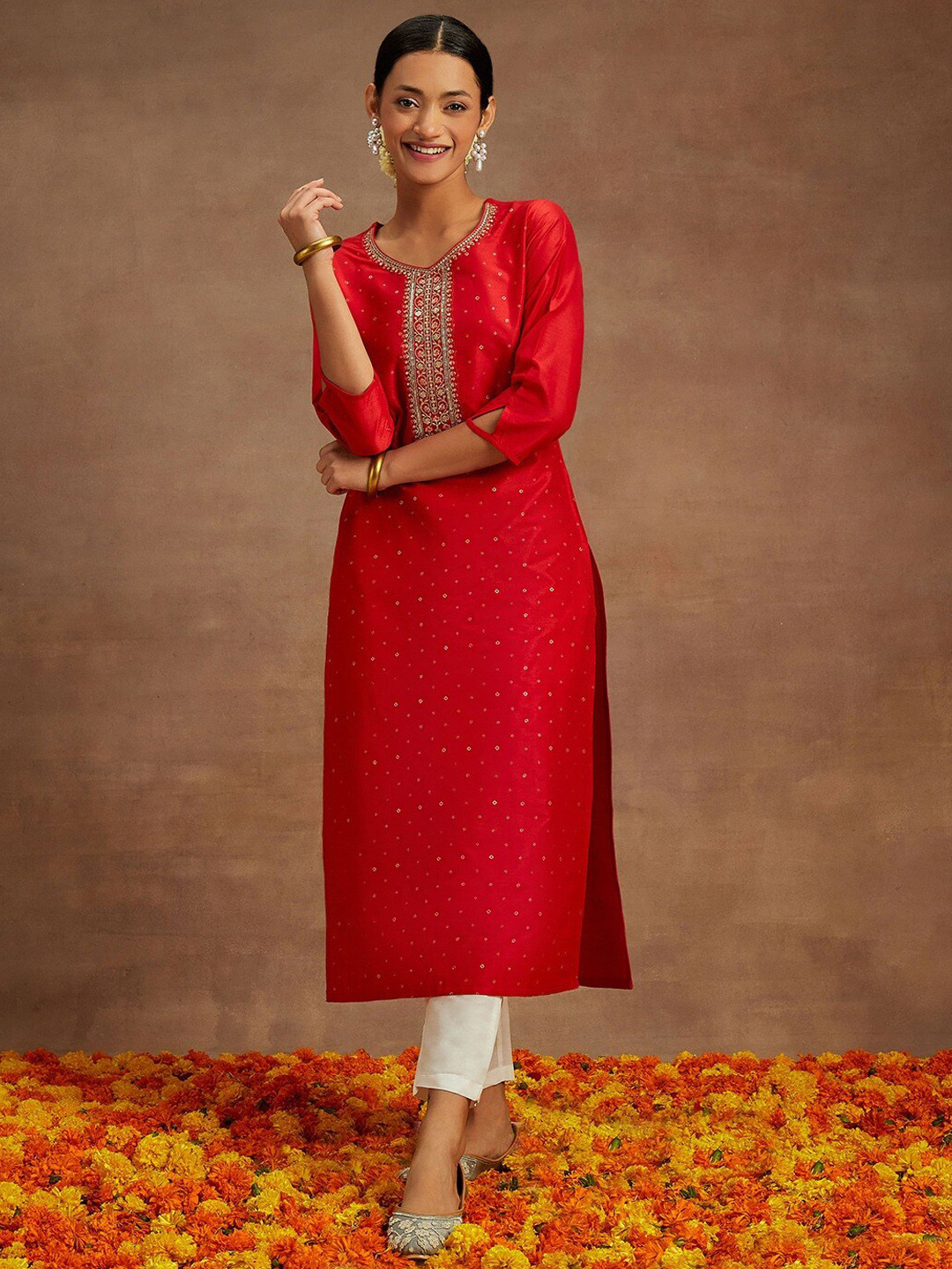 

Libas Ethnic Motifs Embroidered Straight Kurta, Red