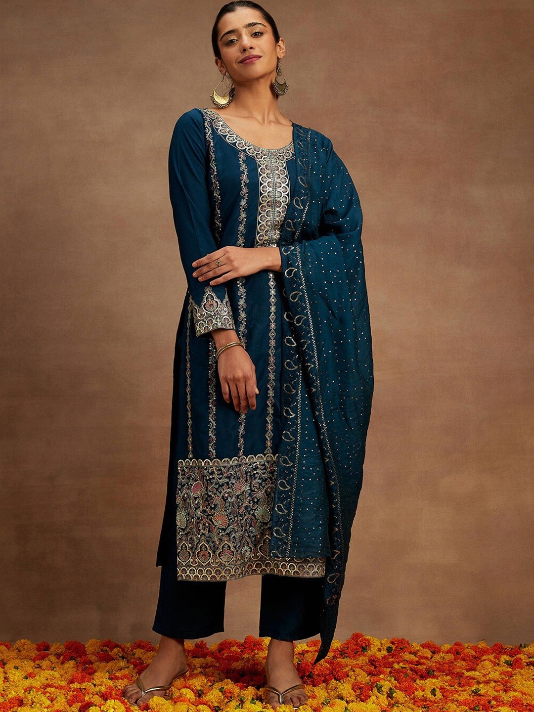 

Libas Floral Embroidered Straight Kurta with Trousers & With Dupatta, Teal