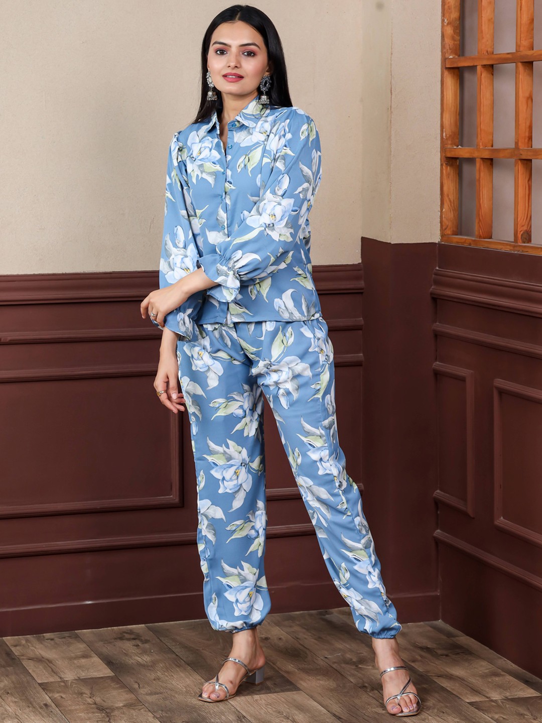 

Vidraa Western Store Floral Printed Shirt With Trousers, Blue