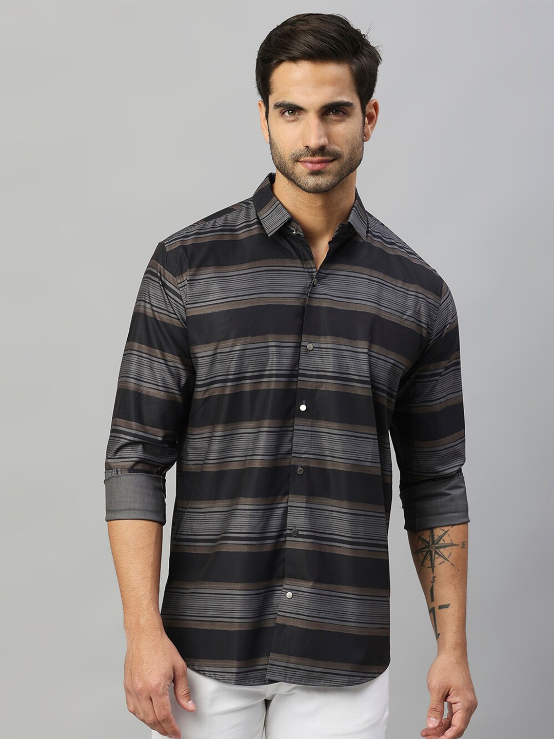 

Hatcher's Spread Collar Slim Fit Striped Casual Shirt, Black