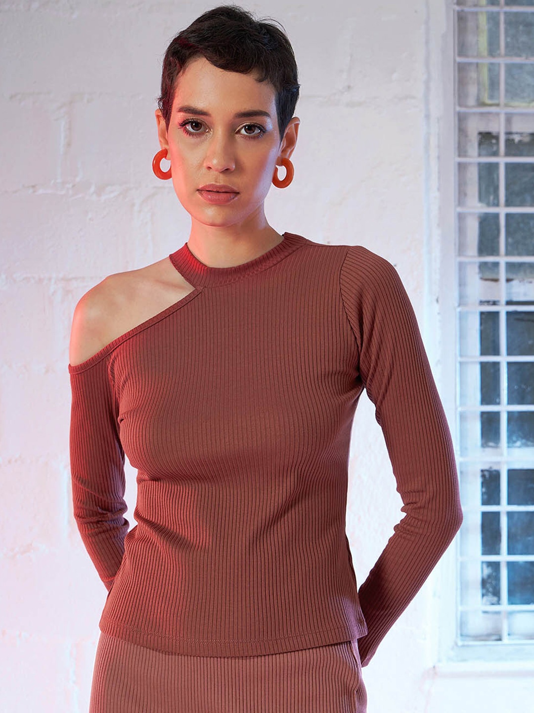 

SASSAFRAS Rust Self Design Long Sleeves Cut Out Fitted Top