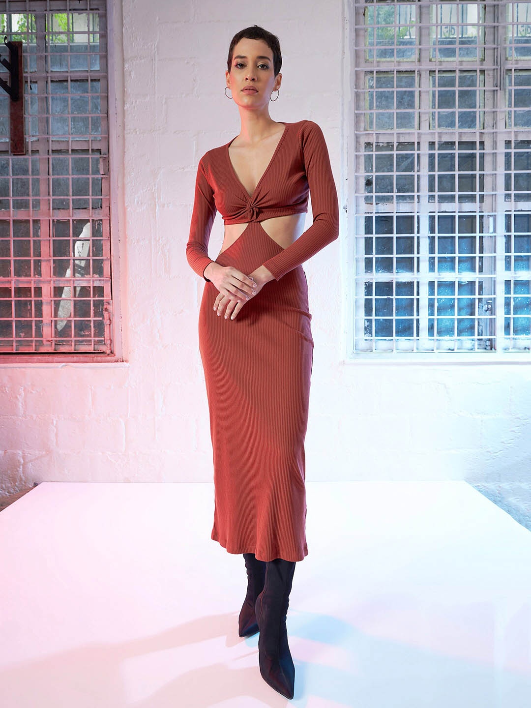 

SASSAFRAS Rust V-Neck Long Sleeve Cut-Outs Sheath Maxi Dress