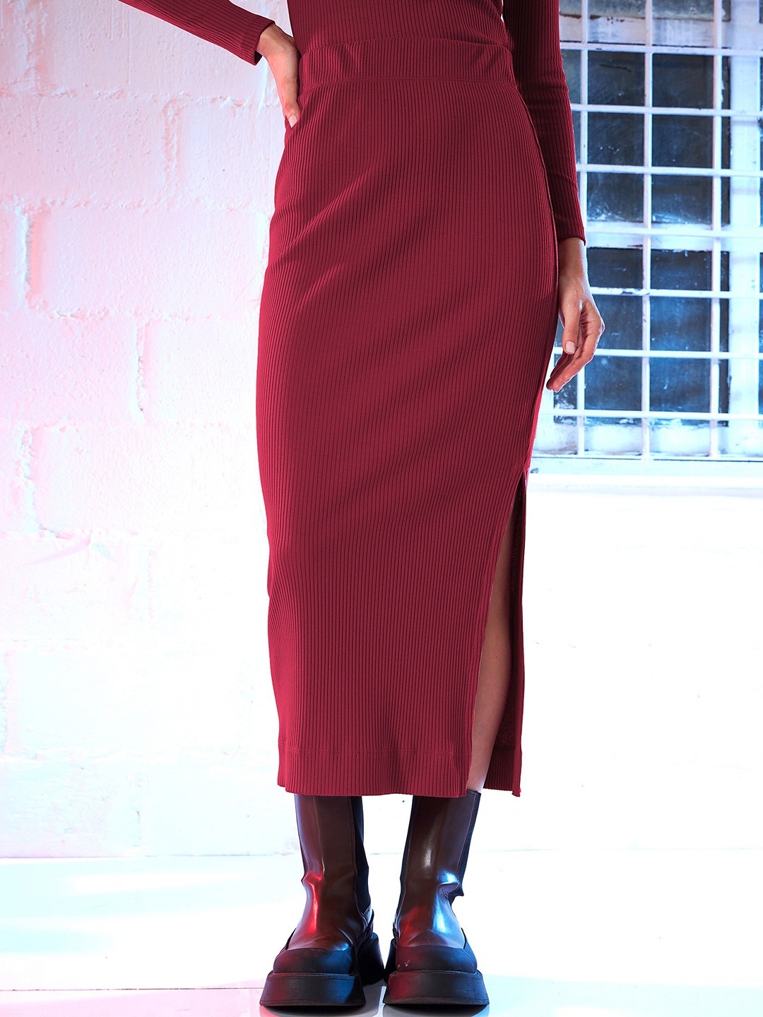 

SASSAFRAS Self Design Pencil Midi Skirt, Maroon