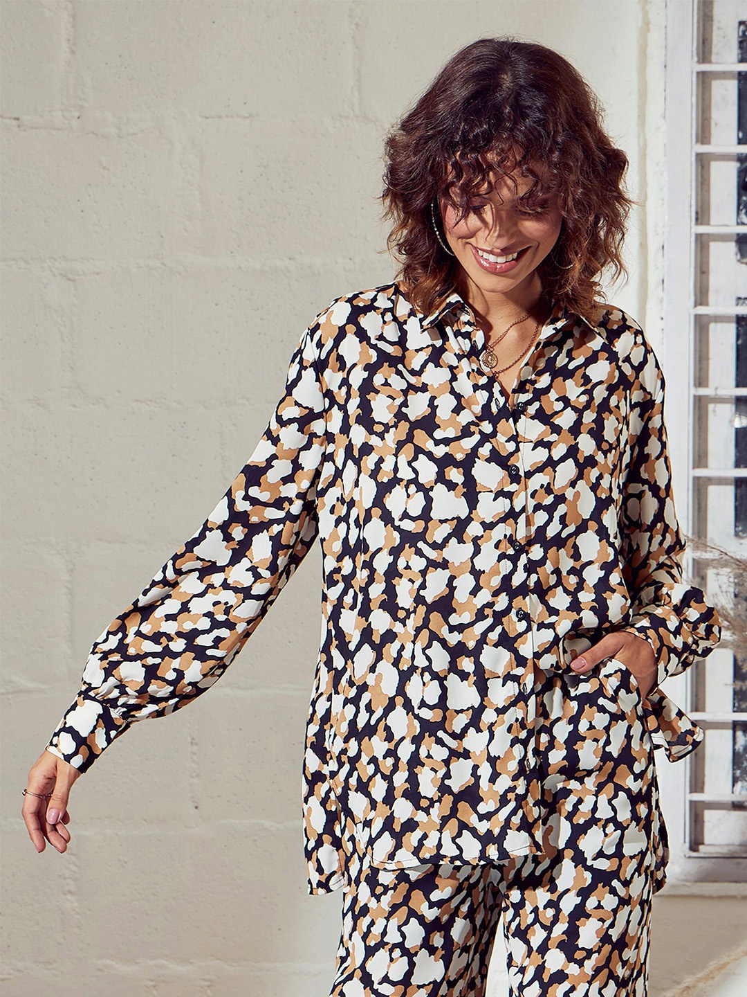 

SASSAFRAS Beige Comfort Oversized Abstract Printed Casual Shirt