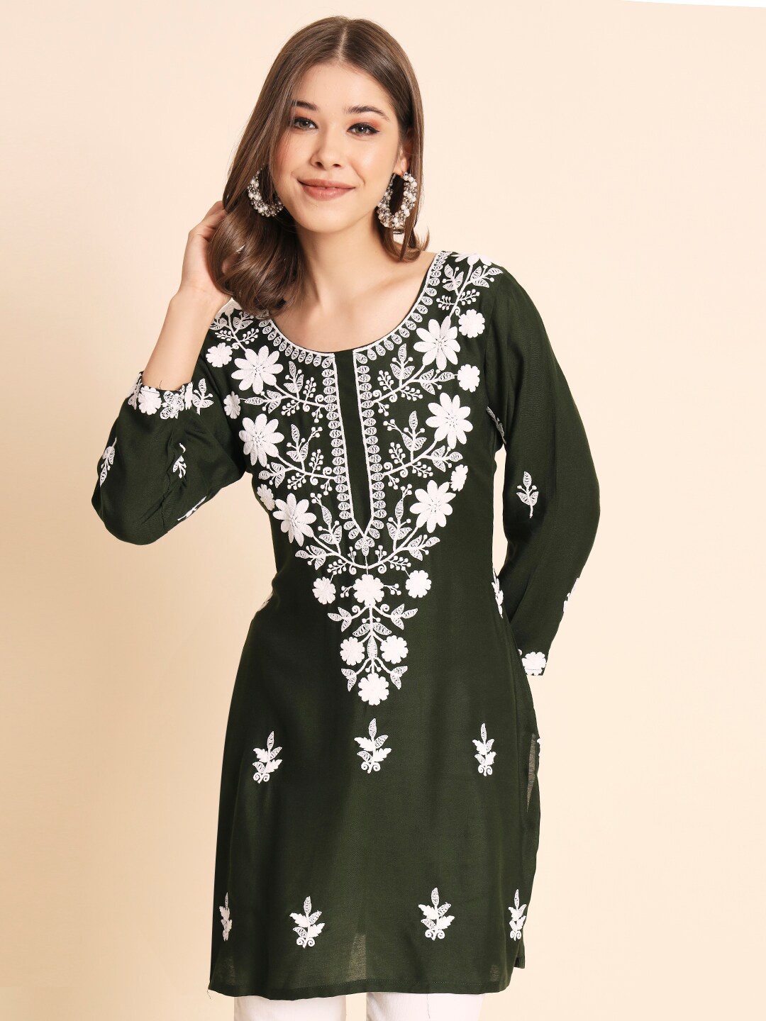 

VAIRAGEE Floral Embroidered Kurtis, Green