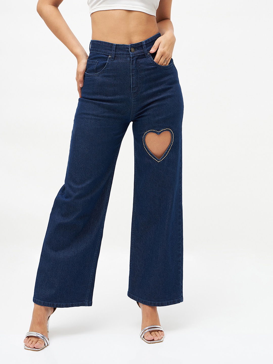 

SASSAFRAS Women Blue Straight Fit High Rise Clean Look Embellished Stretchable Jeans