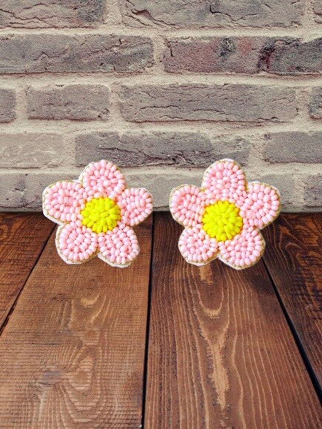 

Crunchy Fashion Floral Stud Earrings, Pink
