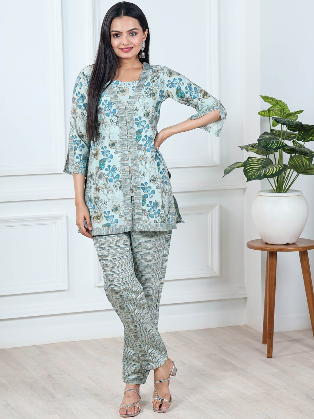 

Virah Fashion Floral Printed Pure Cotton Top With Trousers, Blue