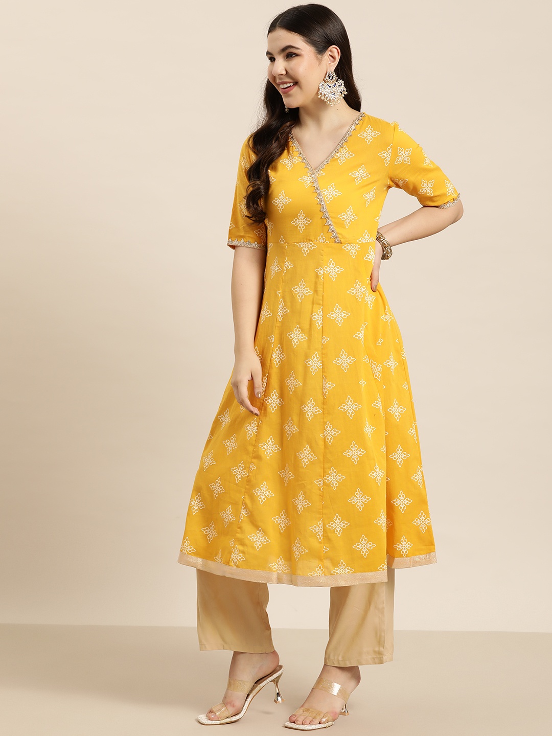 

HERE&NOW Floral Printed Gotta Patti Detail Pure Cotton Kurta, Yellow