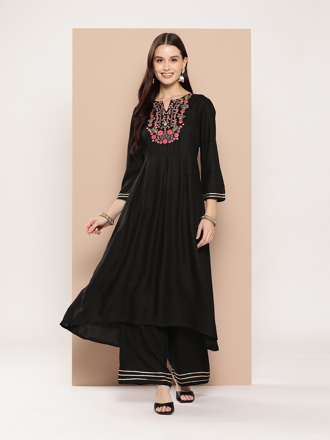 

HERE&NOW Floral Embroidered Gotta-Patti Detailed High-Low Kurta with Trousers, Black