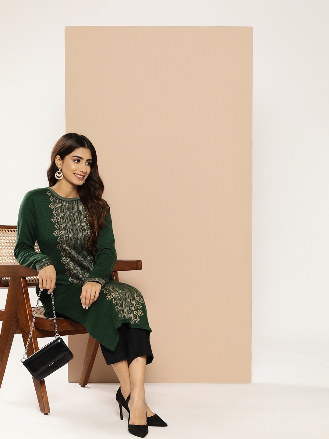 

HERE&NOW Yoke Design Knitted Winter Kurta, Green