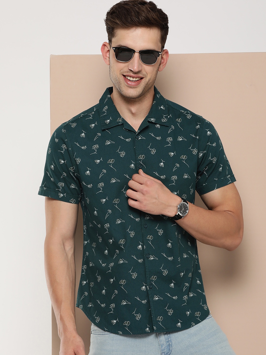 

HERE&NOW Men Green Slim Fit Floral Opaque Printed Casual Shirt