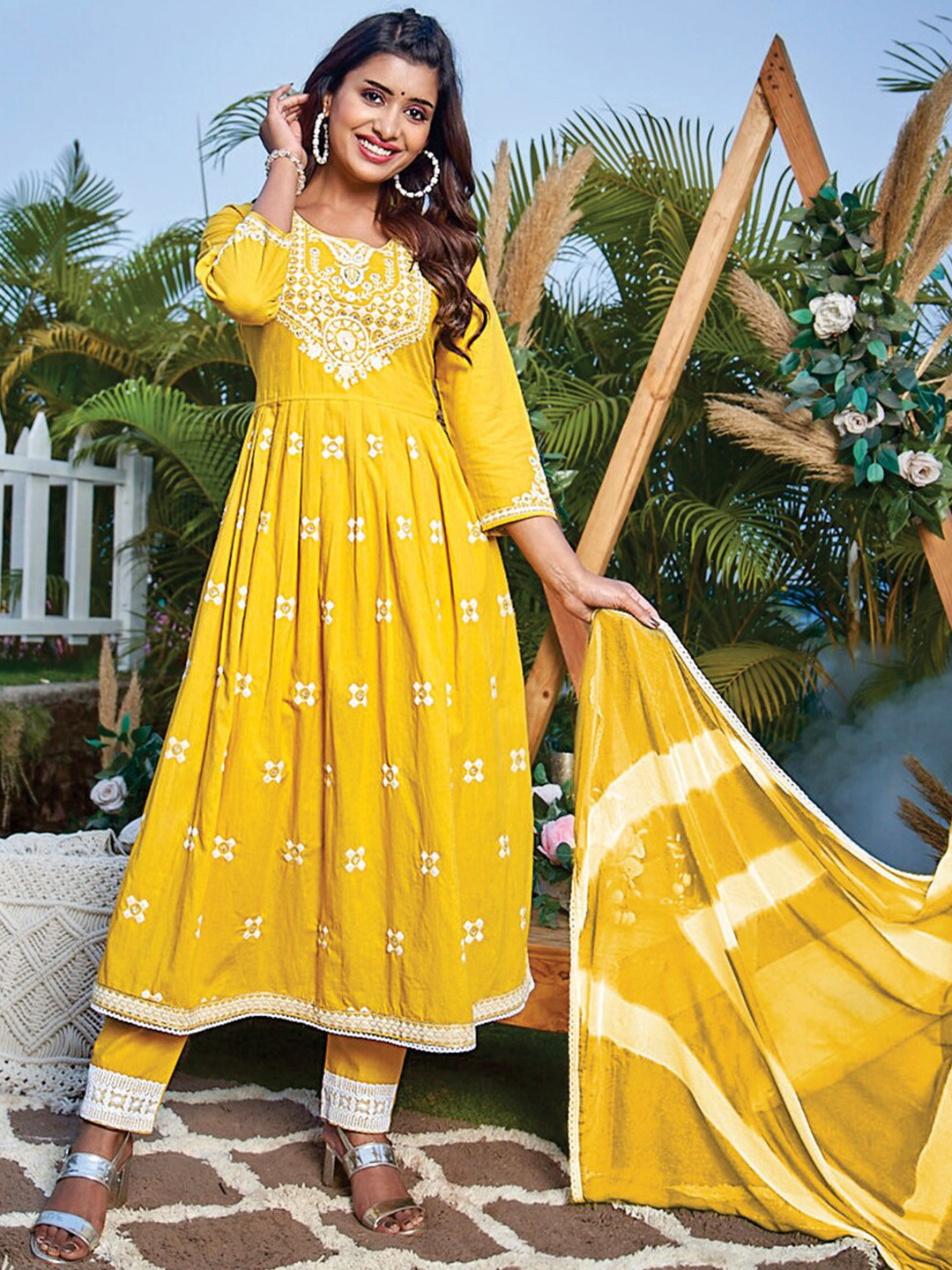 

Kiana House Of Fashion Floral Embroidered Regular Kurta With Trousers & Dupatta, Yellow