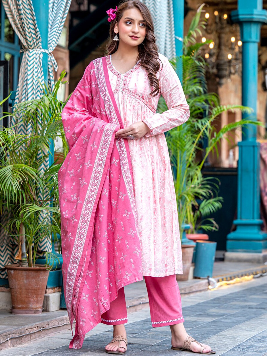 

Kiana House Of Fashion Floral Printed Empire Kurta With Trousers & Dupatta, Pink