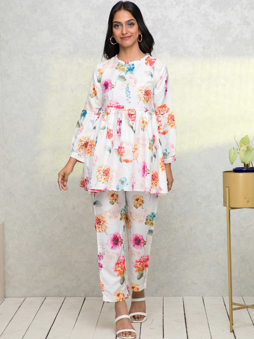 

KALINI Floral Printed Kurta With Trousers, White