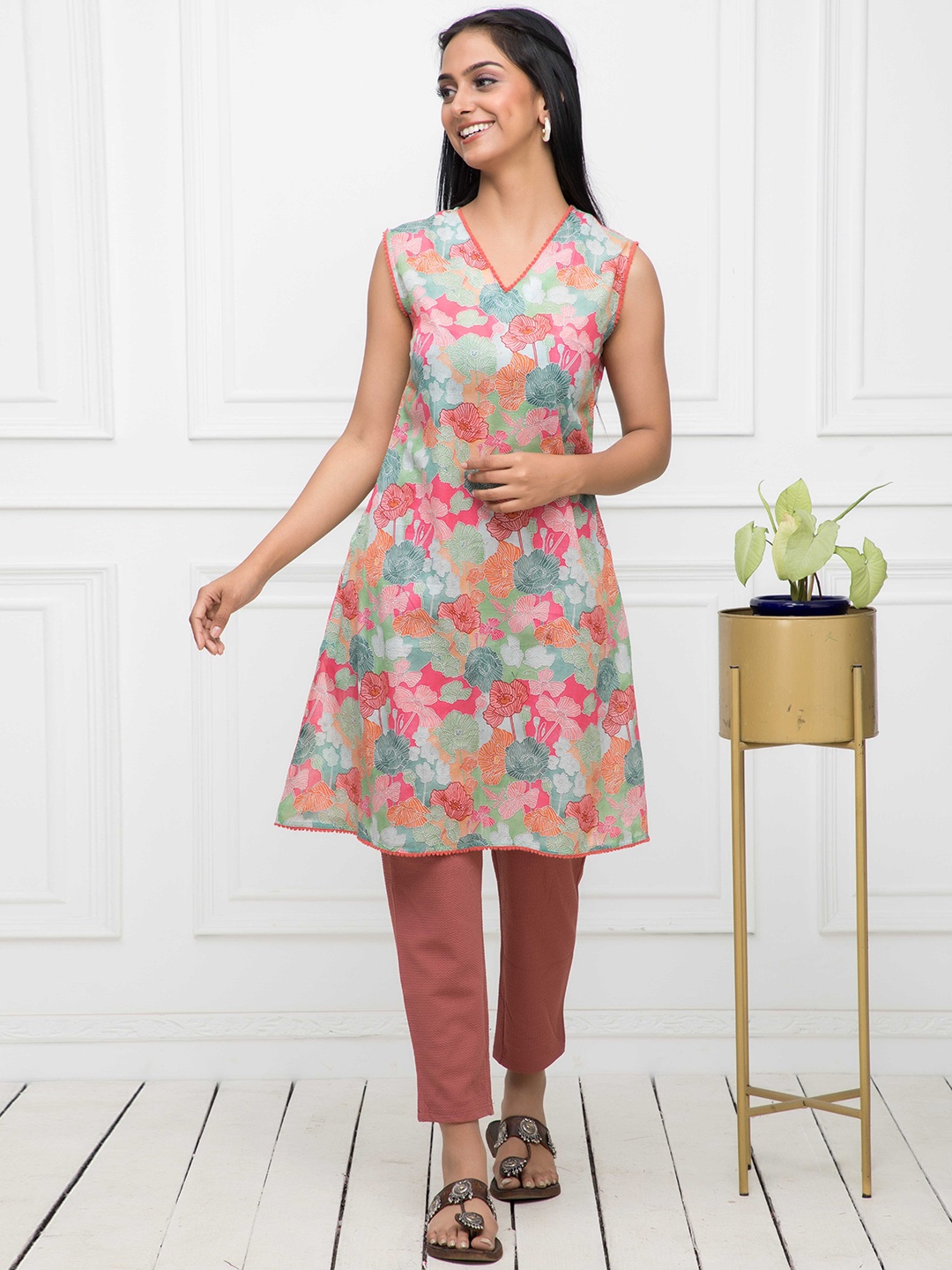 

KALINI Floral Printed Sleeveless Kurta, Blue