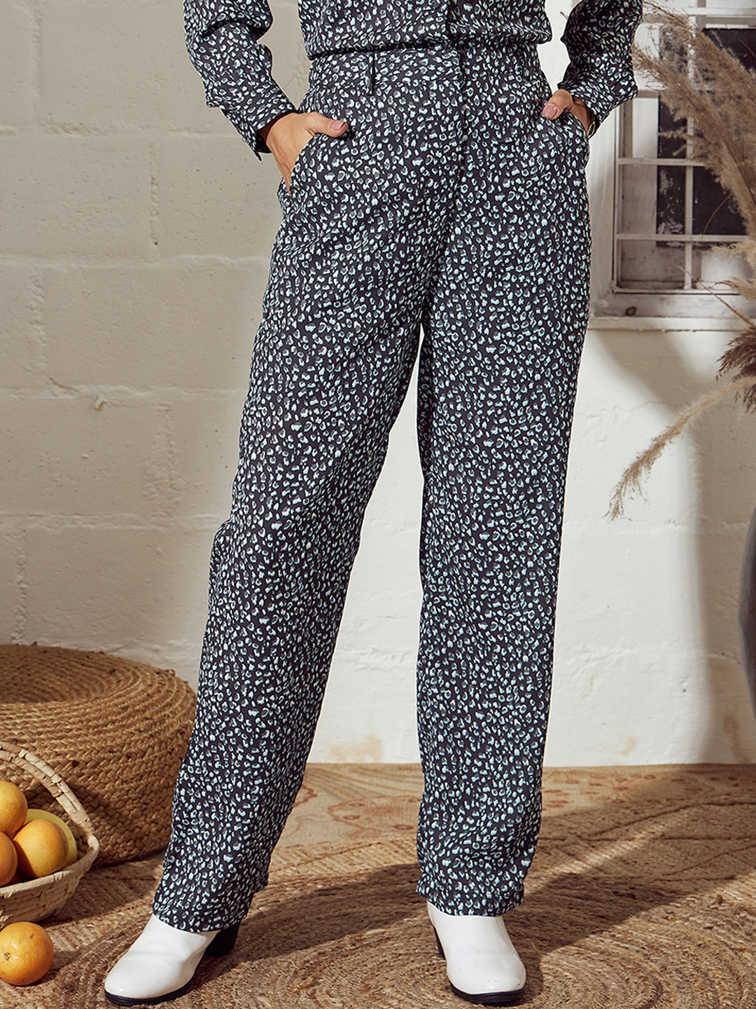 

SASSAFRAS Women Grey & Black Animal Printed Straight Trousers