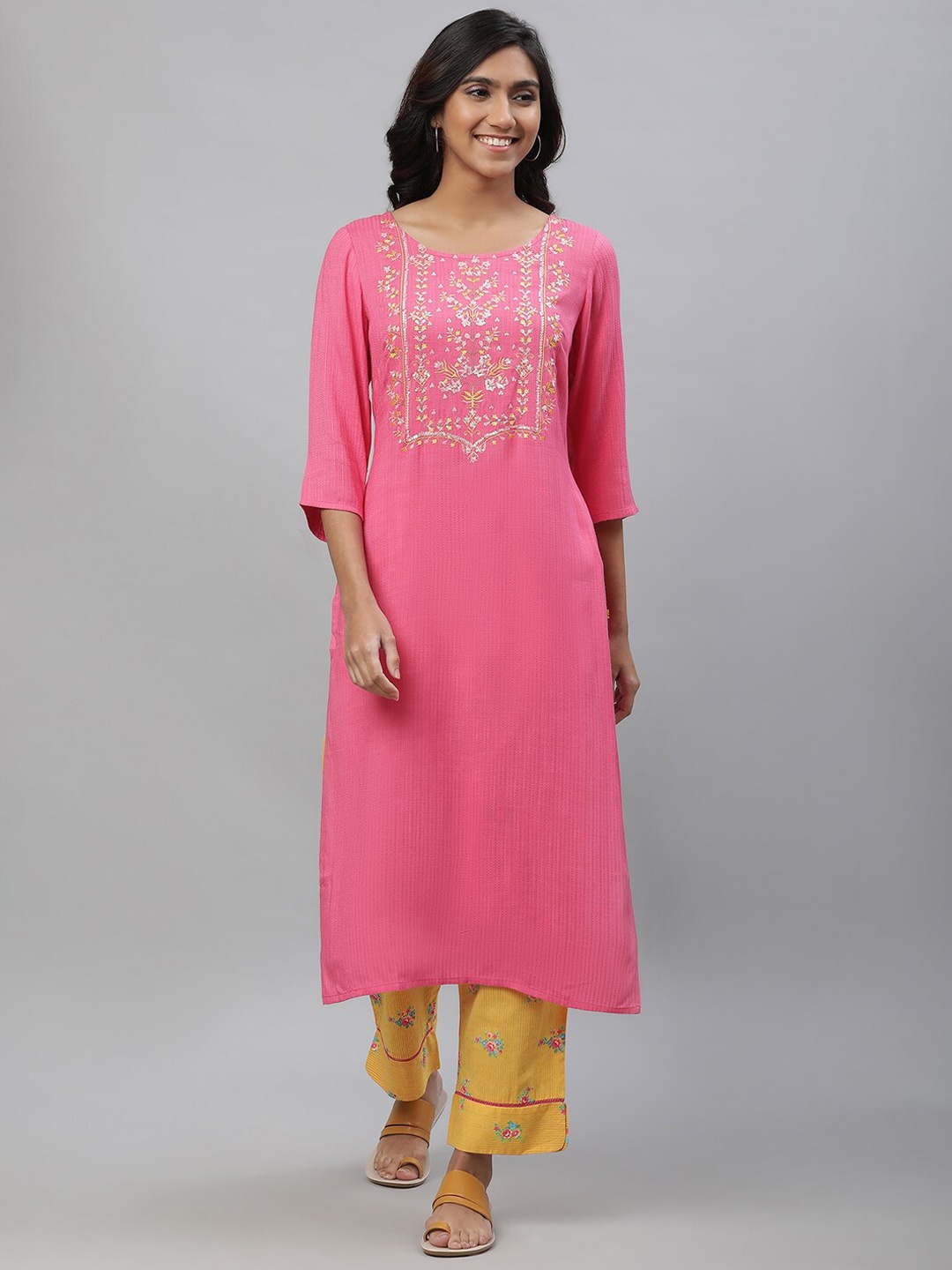 

AURELIA Ethnic Motifs Yoke Design Sequinned Thread Work Kurta, Pink