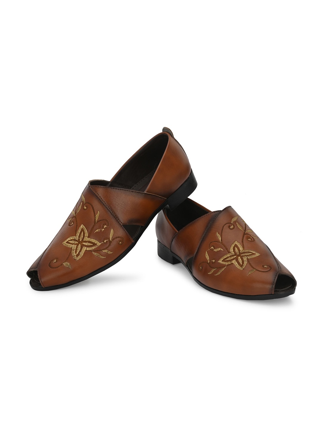 

ATTITUDIST Men Ethnic Embroidered Peep Toe Mojaris, Tan