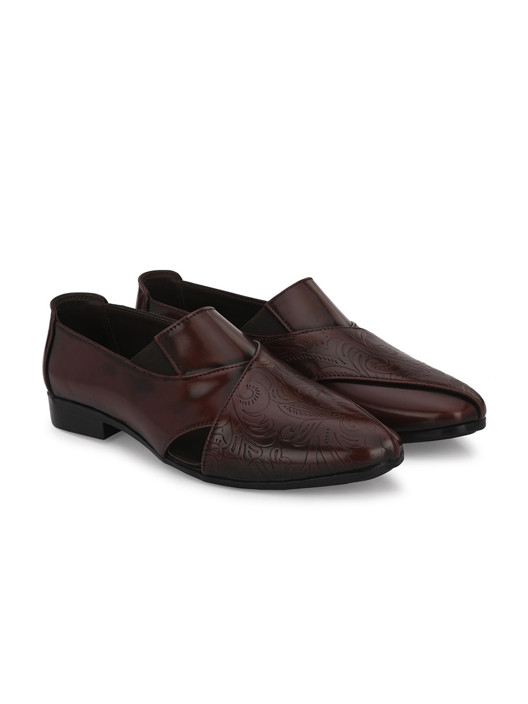 

ATTITUDIST Men Ethnic Pointed Toe Double Textured Mojaris, Brown