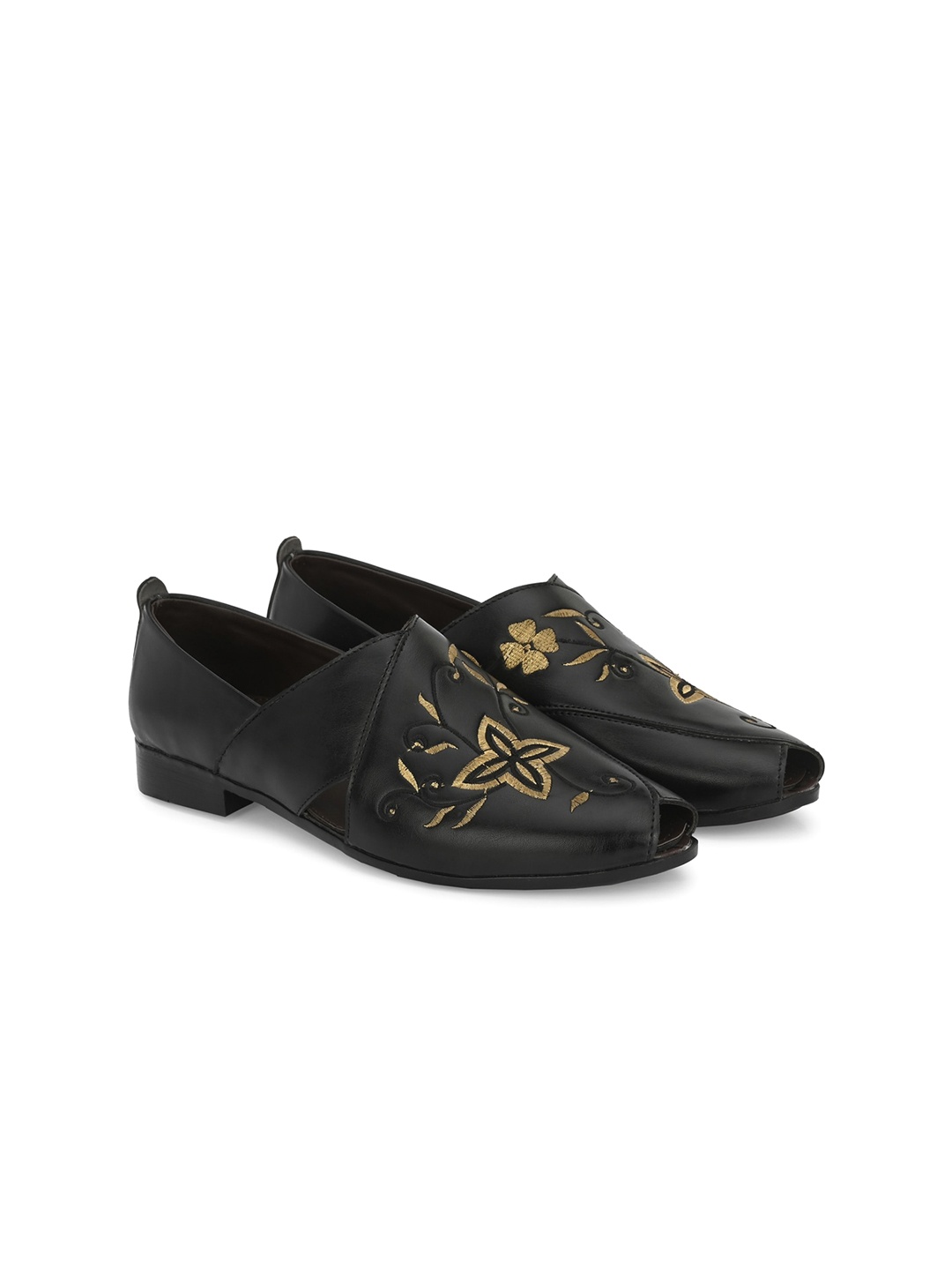 

ATTITUDIST Men Ethnic Embroidered Peep Toe Mojaris, Black