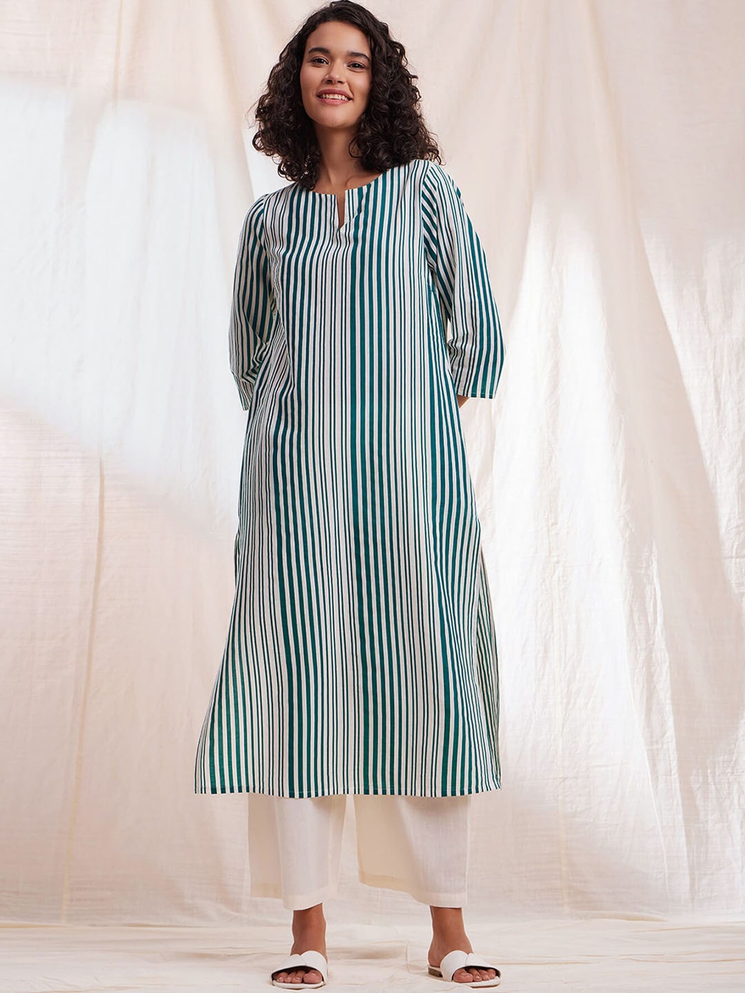 Pink Fort Striped Round Neck Cotton Straight Kurta, Green