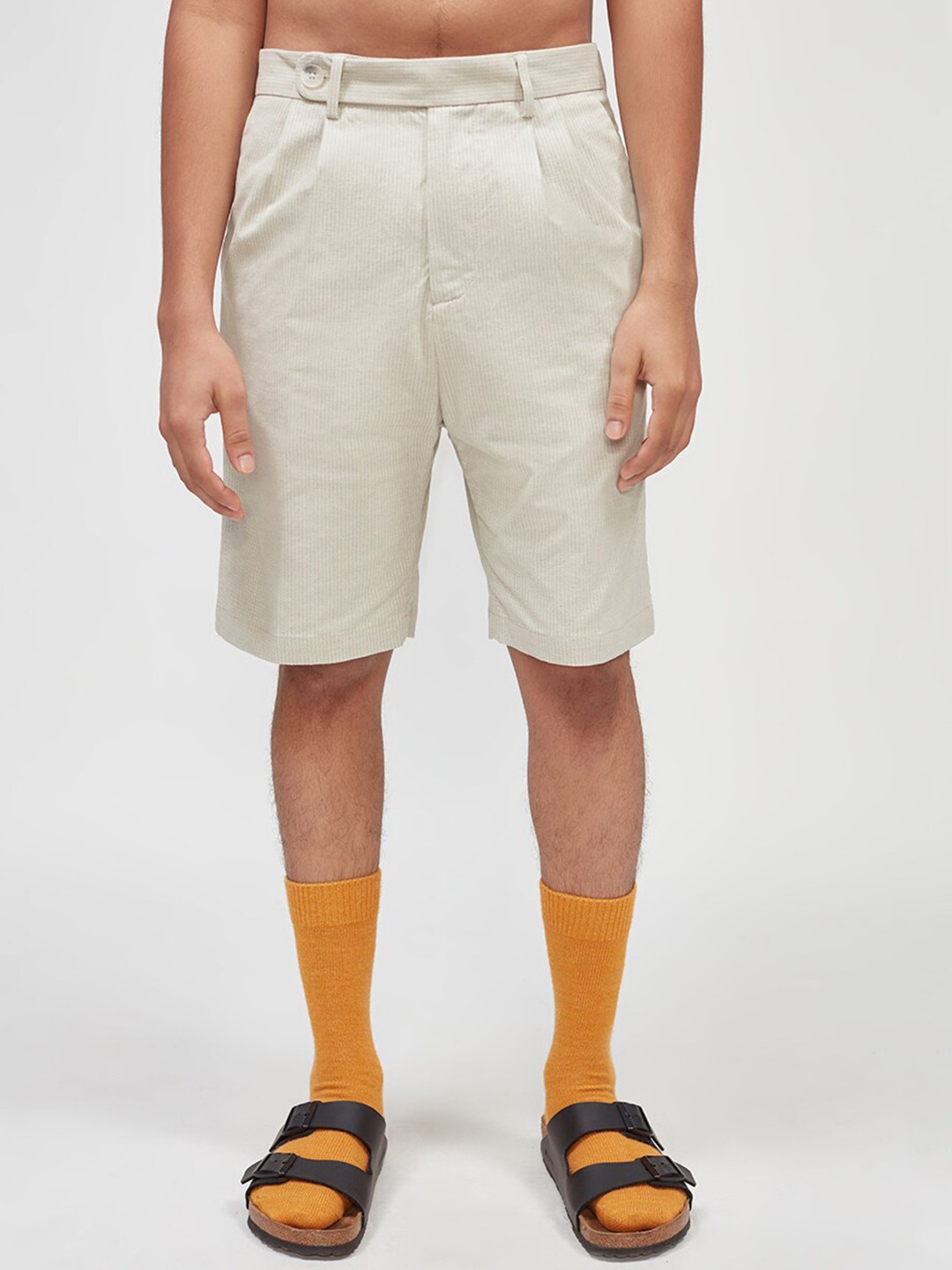 

Bhaane Men Mid-Rise Cotton Shorts, Off white