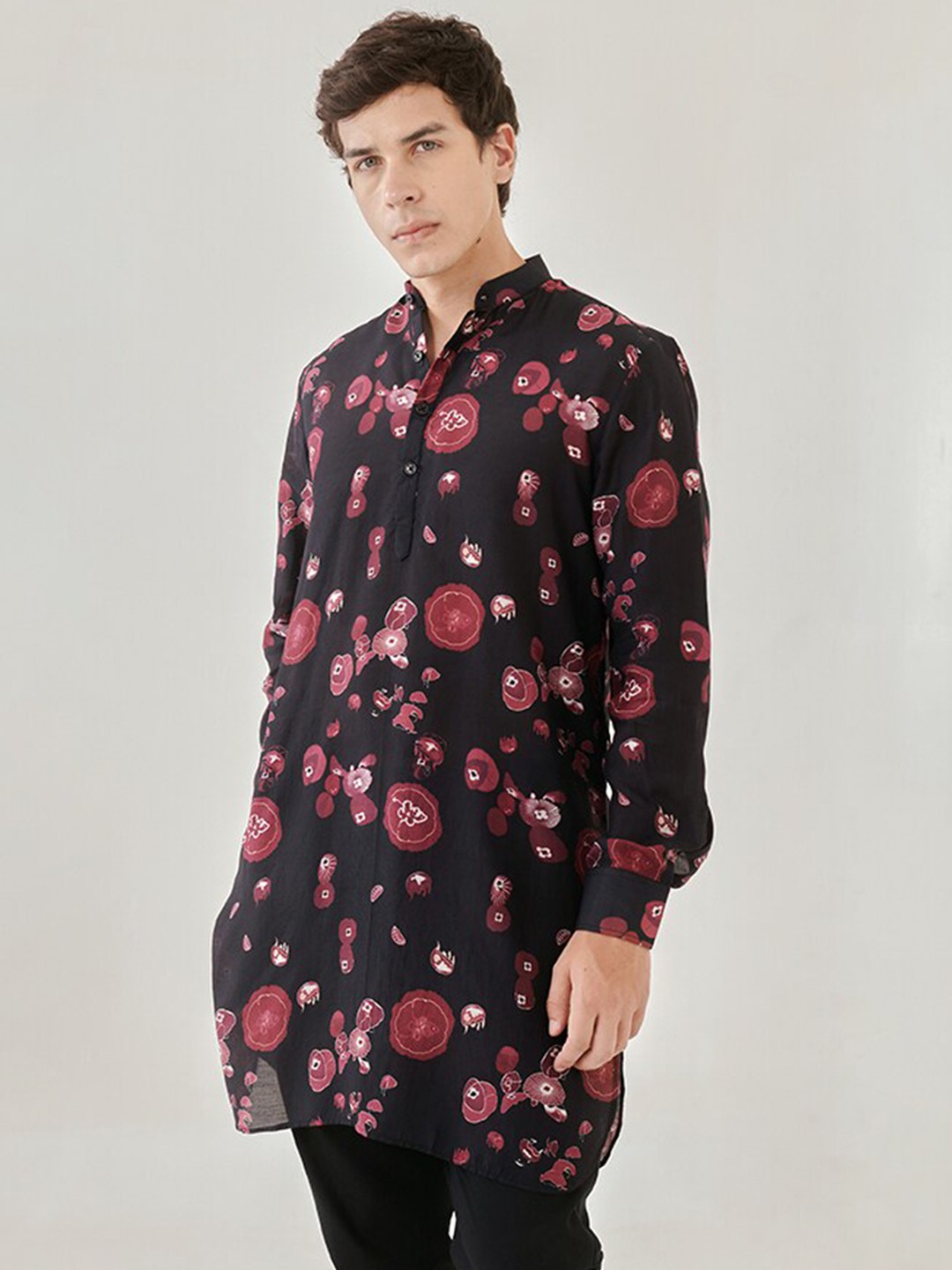 

QB MEN Printed Floral Mandarin Collar Straight Kurta, Black
