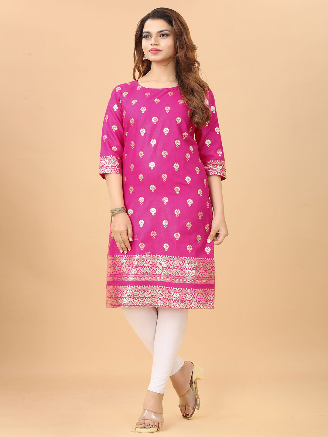 

Kiwie Round Neck Ethnic Motifs Printed Foil CottonKurta, Pink
