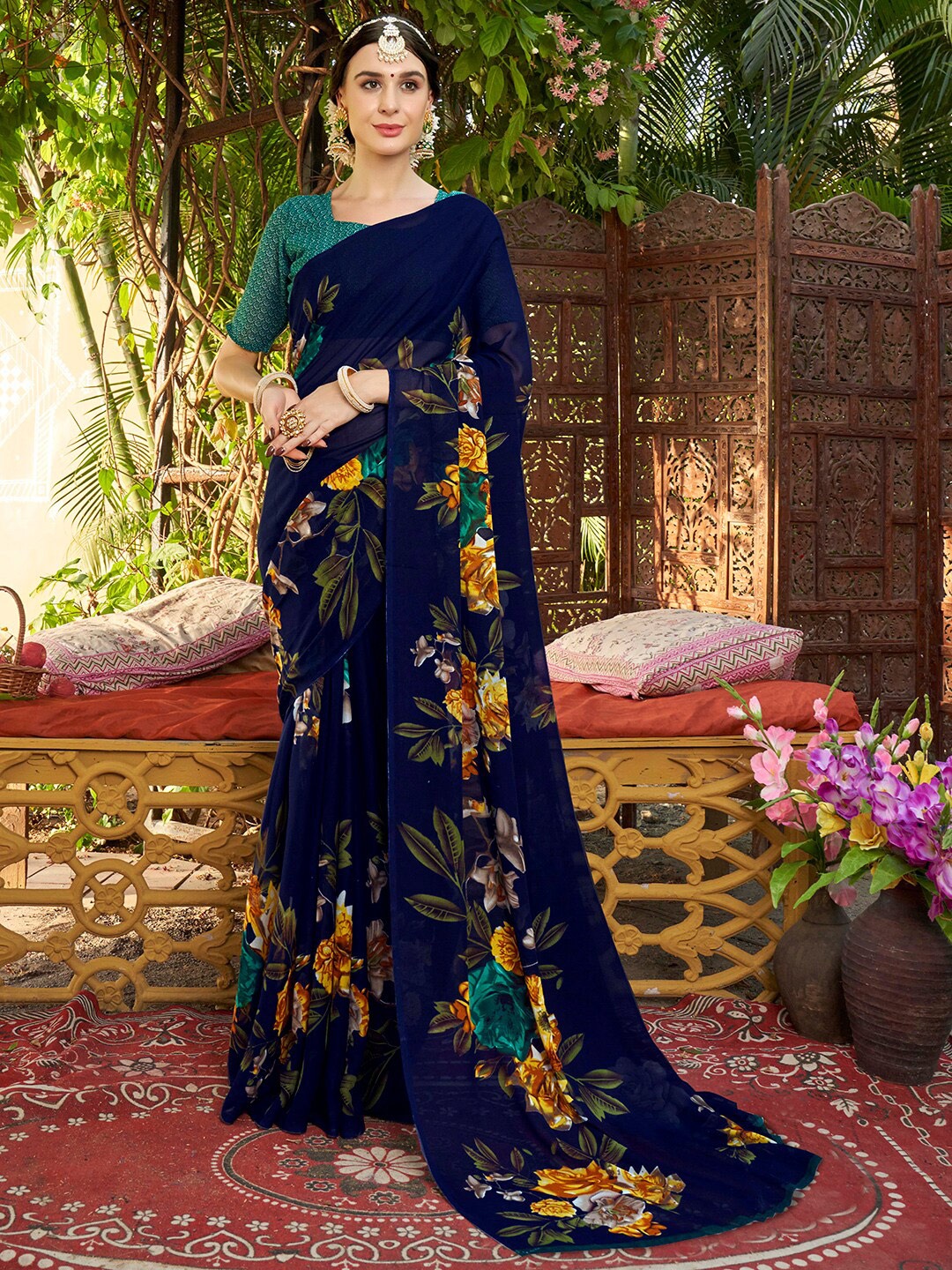 

Anouk Navy Blue & Brown Floral Printed Saree